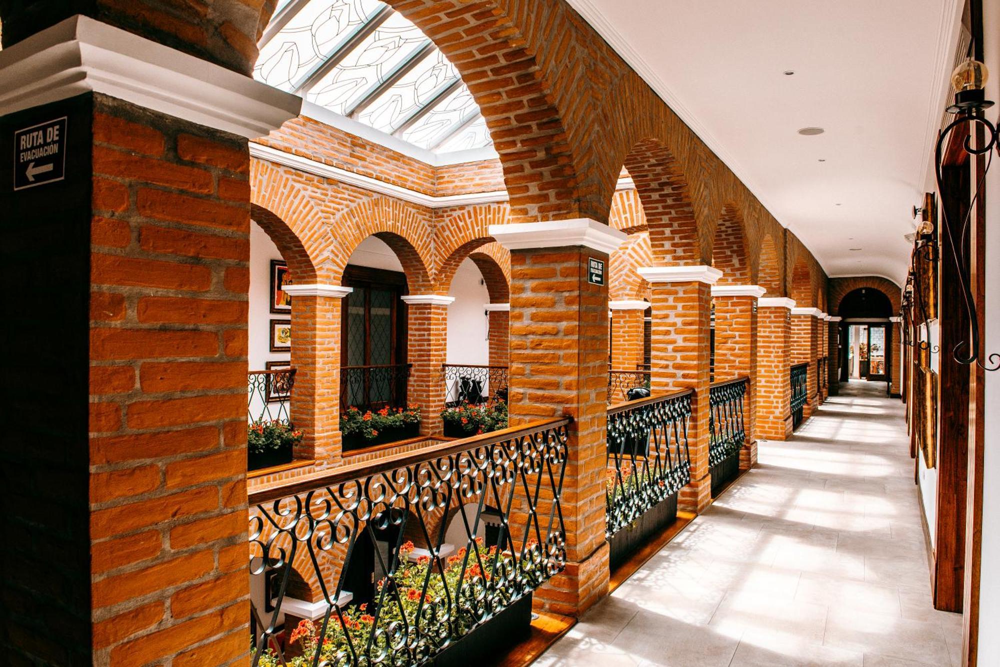 Hotel Otavalo Extérieur photo